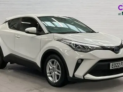 Used Toyota C-HR 122 HP (89 kW) 2022 White SUV