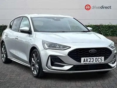 Używany Ford Focus ST-Line 125 KM (91 kW) 2023 Srebrny Hatchback