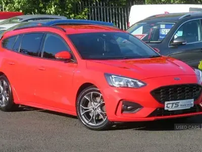 Used Ford Focus ST-Line 120 HP (88 kW) 2019 Red Estate