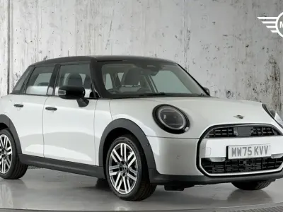 Used Mini Cooper Hatch 113 kW (154 HP) 2025 White Hatchback
