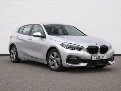 Usado BMW 118 Comfort Edition 136 HP (100 kW) 2021 Prateado Citadino