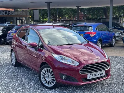 Used Ford Fiesta Titanium 98 HP (72 kW) 2014 Red Hatchback