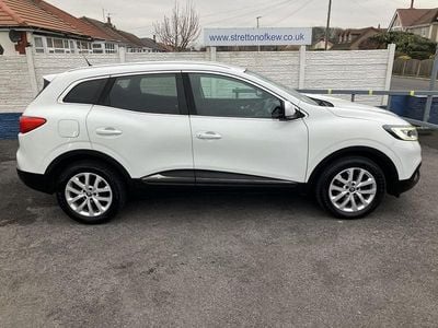 Used Renault Kadjar Dynamique 110 HP (80 kW) 2017 White SUV