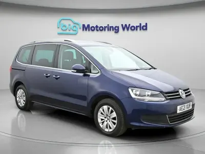 Usado VW Sharan SE 150 HP (110 kW) 2021 Azul Monovolume