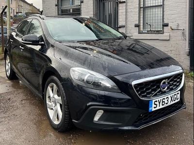 Used Volvo V40 115 HP (84 kW) 2013 Black Hatchback