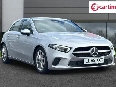 Begagnad Mercedes A180 Executive 136 HK (100 kW) 2019 Silver Halvkombi