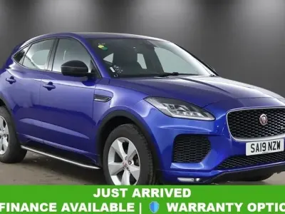 Usado Jaguar E-Pace R-Dynamic 150 HP (110 kW) 2019 Azul SUV