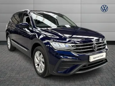 Second-hand VW Tiguan Allspace Life 150 CP (110 kW) 2023 Albastru SUV