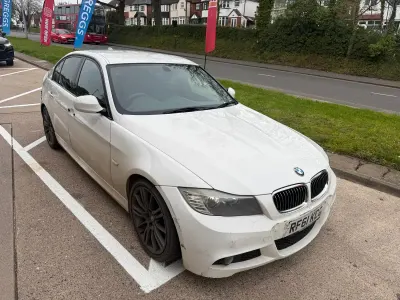Used BMW 318 Sport Line 2012 White Sedan