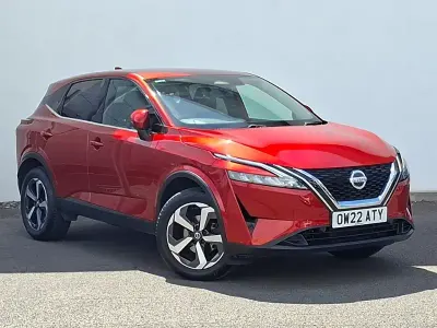 Used Nissan Qashqai N-Connecta 140 HP (102 kW) 2022 Red SUV