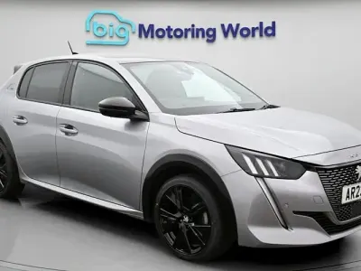 Second-hand Peugeot 208 GT 131 CP (96 kW) 2023 Gri Hatchback