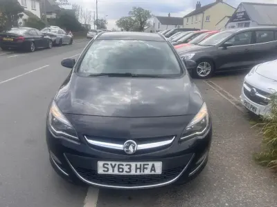 Second-hand Vauxhall Astra SRi 165 CP (121 kW) 2013 Negru Hatchback