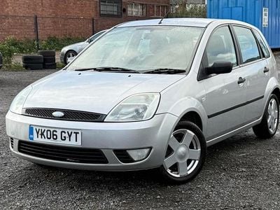 Used Ford Fiesta Zetec 80 HP (58 kW) 2006 Silver Hatchback
