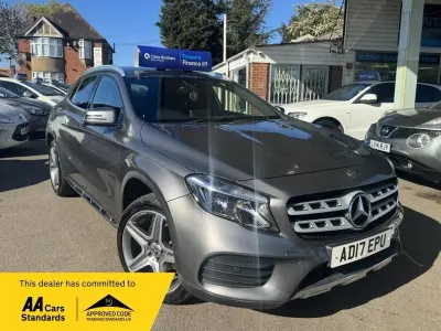 Usado Mercedes GLA200 AMG line 2017 Cinzento SUV