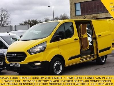 Used Ford Transit Custom Style 105 HP (77 kW) 2022 Yellow Van