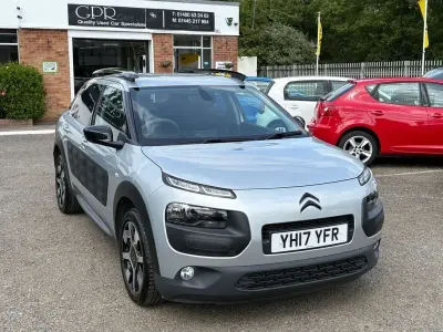 Usado Citroën C4 Cactus Flair 82 CV (60 kW) 2017 Plateado Utilitario