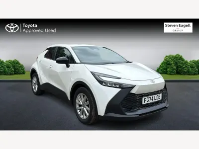 Used Toyota C-HR 140 HP (102 kW) 2024 White SUV