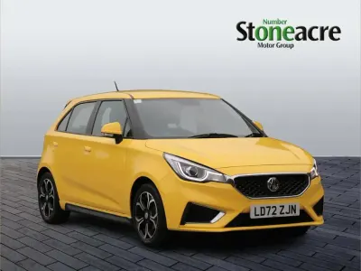 Begagnad MG MG3 Exclusive 106 HK (77 kW) 2022 Gul Halvkombi