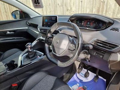 Used Peugeot 3008 Allure 130 HP (95 kW) 2017 Red SUV