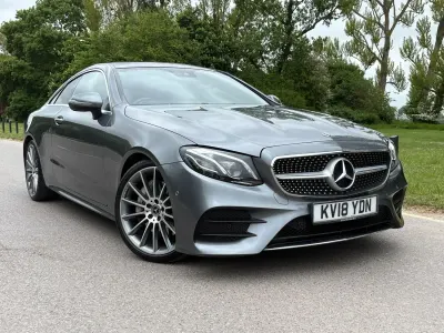 Usado Mercedes E300 AMG Line Premium Plus 245 HP (180 kW) 2018 Cinzento Coupé