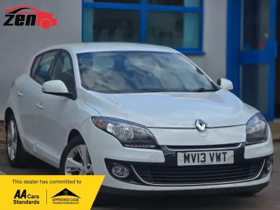 Used Renault Mégane III Dynamique 110 HP (80 kW) 2013 White Hatchback