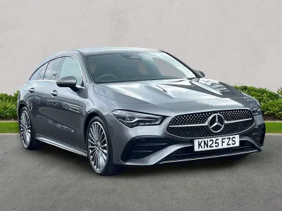 Usado Mercedes CLA220 AMG Line Premium 2025 Cinzento Sedan