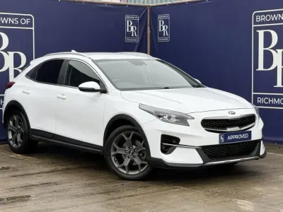 Usado Kia XCeed 138 HP (101 kW) 2019 Branco SUV