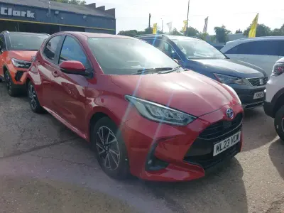 Used Toyota Yaris Design 116 HP (85 kW) 2023 Red Hatchback