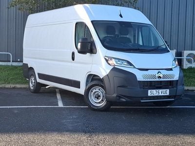 Solid icy white New 2025 Citroën Relay Van | £22,998 (Fair price)