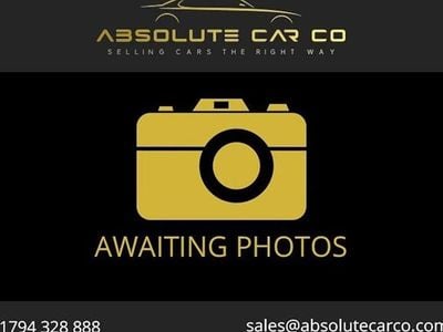 Used Infiniti Q30 109 HP (80 kW) 2017 White Hatchback