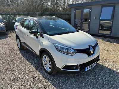 Used Renault Captur Dynamique 90 HP (66 kW) 2015 Cream/black SUV