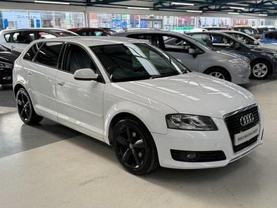 Used Audi A3 Sportback Comfort 102 HP (75 kW) 2010 White Hatchback