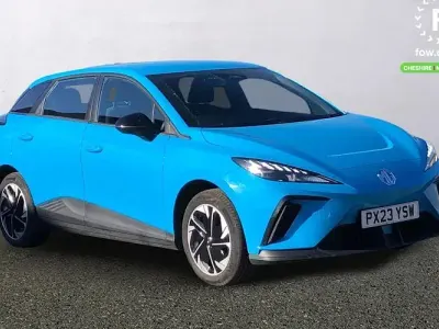 Usado MG MG4 EV SE 125 kW (170 CV) 2023 Azul Utilitario