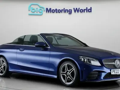 Käytetty Mercedes C300 AMG line 245 HP (180 kW) 2022 Sininen Avoauto