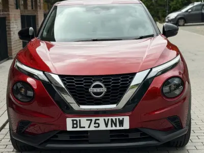 Gebraucht Nissan Juke Acenta Premium 114 PS (83 kW) 2025 Rot SUV