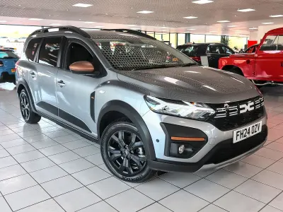 Used Dacia Jogger Extreme 141 HP (103 kW) 2024 Grey MPV