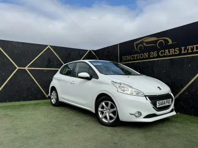 Used Peugeot 208 Active 82 HP (60 kW) 2014 White Hatchback
