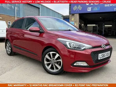 Begagnad Hyundai i20 Premium 100 HK (73 kW) 2015 Röd Halvkombi