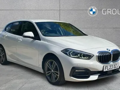 Używany BMW 118 Sport Line 136 KM (100 kW) 2023 Biały Hatchback