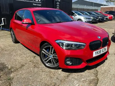 Usado BMW 118 Efficient Dynamics 147 CV (108 kW) 2018 Rojo Utilitario