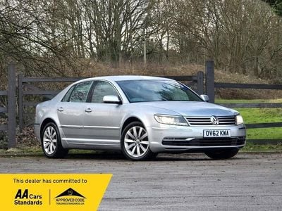 Used VW Phaeton 240 HP (176 kW) 2012 Silver Sedan