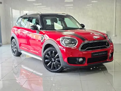 Używany Mini Cooper S Countryman 192 KM (141 kW) 2017 Czerwony SUV