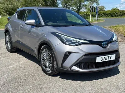 Używany Toyota C-HR 122 KM (89 kW) 2021 Srebrny SUV