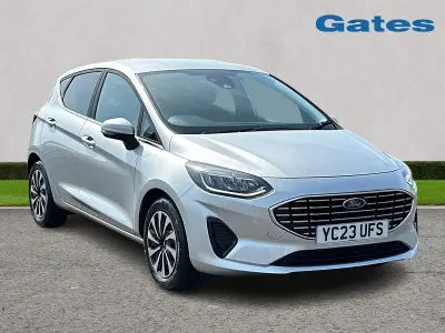 Używany Ford Fiesta Titanium 2023 Srebrny Hatchback