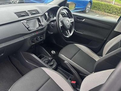 Used Skoda Fabia Colour Edition 73 HP (53 kW) 2017 Race blue metallic Hatchback