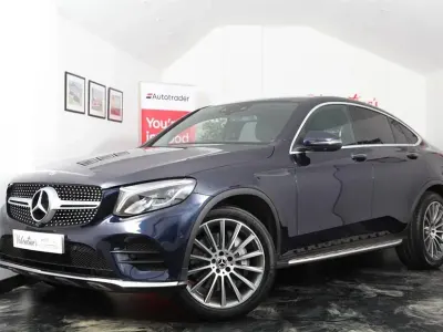 Begagnad Mercedes GLC250 AMG Line Premium Plus 2018 Blå Sportkupé