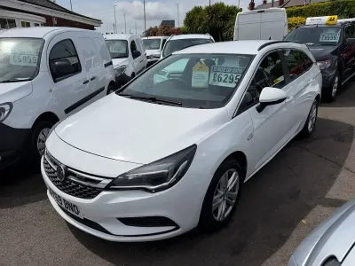 Used Vauxhall Astra Design Edition 2019 White Estate