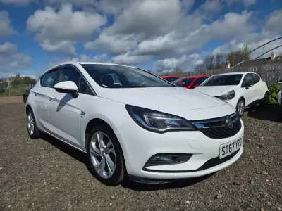 Używany Vauxhall Astra SRi 2018 Biały Hatchback