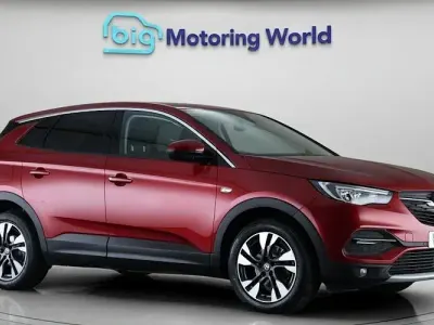 Used Vauxhall Grandland X S 131 HP (96 kW) 2020 Red SUV