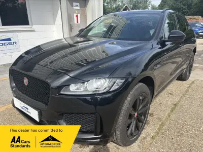 Used Jaguar F-Pace Chequered Flag 180 HP (132 kW) 2020 Black SUV